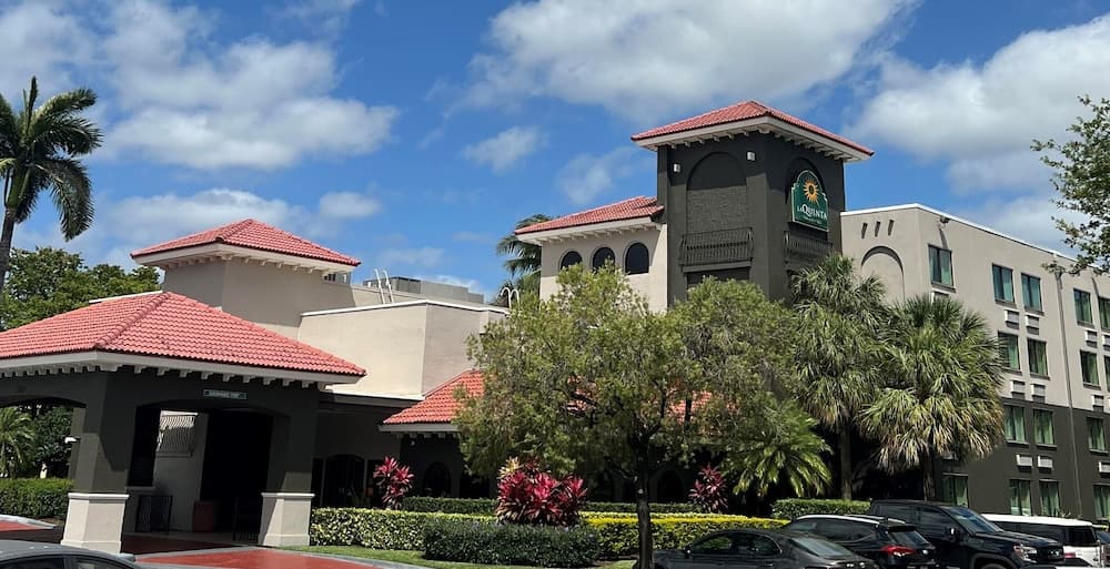 La Quinta Inn & Suites by Wyndham Ft Lauderdale Cypress Cr — 28