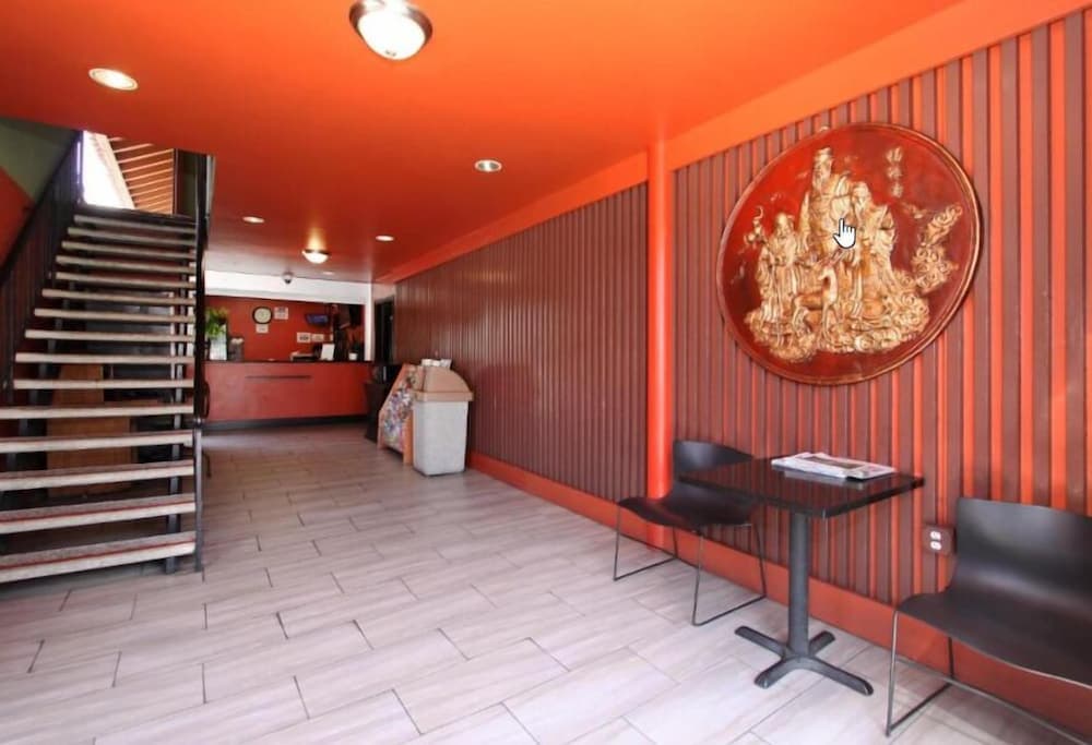Royal Pagoda Motel — 14
