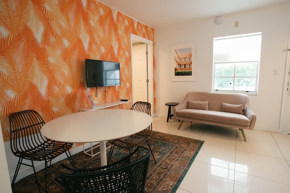 Selina Miami River — 20