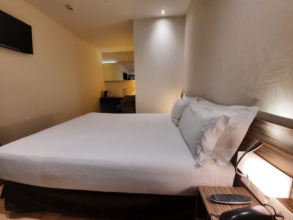 Air Rooms Madrid by HelloSky — 13