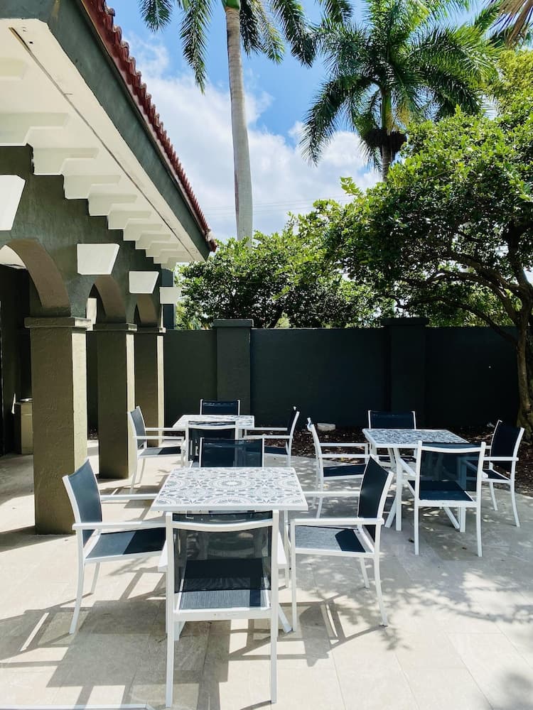 La Quinta Inn & Suites by Wyndham Ft Lauderdale Cypress Cr — 17