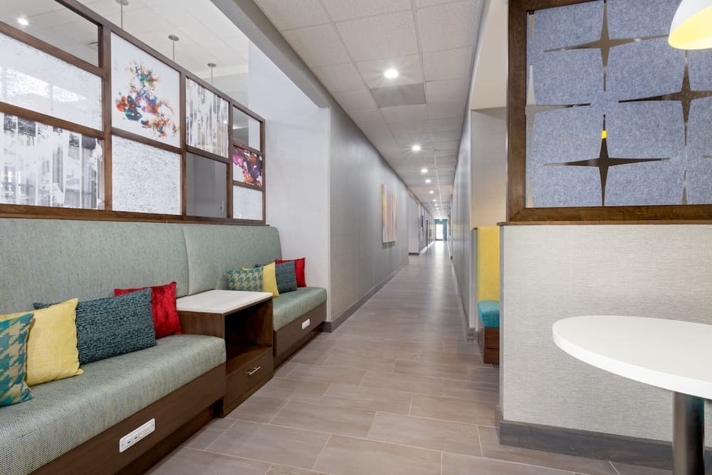 Hampton Inn & Suites Orlando Intl Dr N — 9