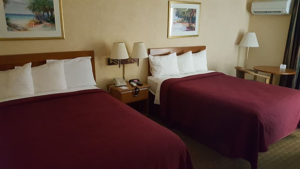 Econo Lodge Tampa near Busch Gardens — 27