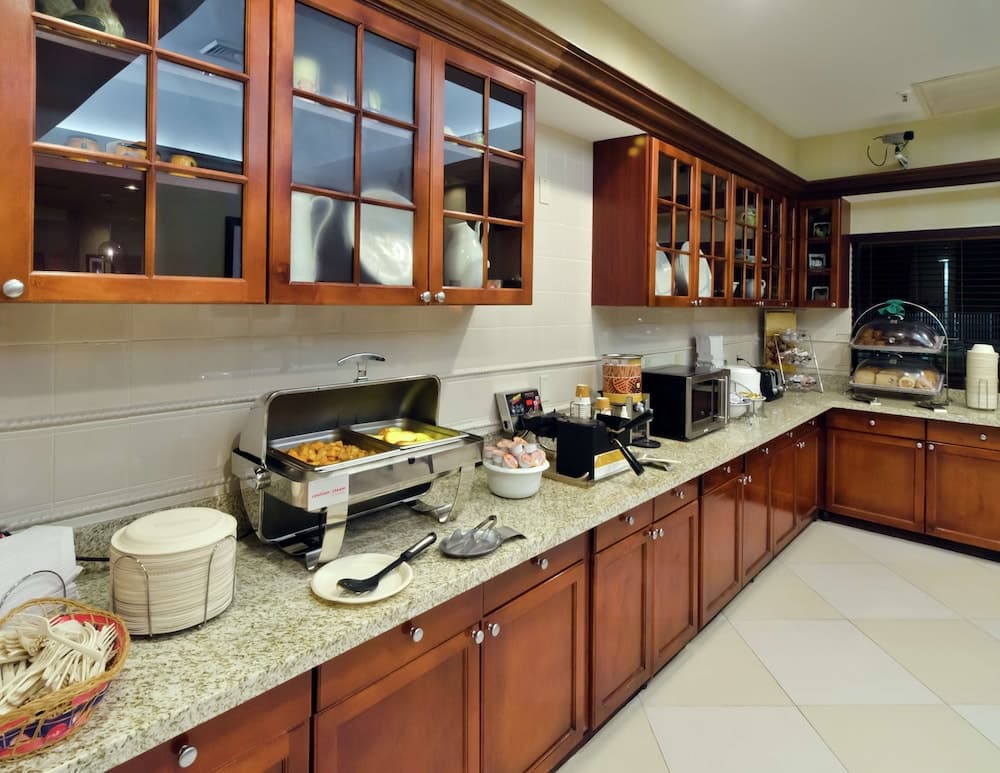 Hampton Inn & Suites by Hilton Miami-Doral/Dolphin Mall — 13