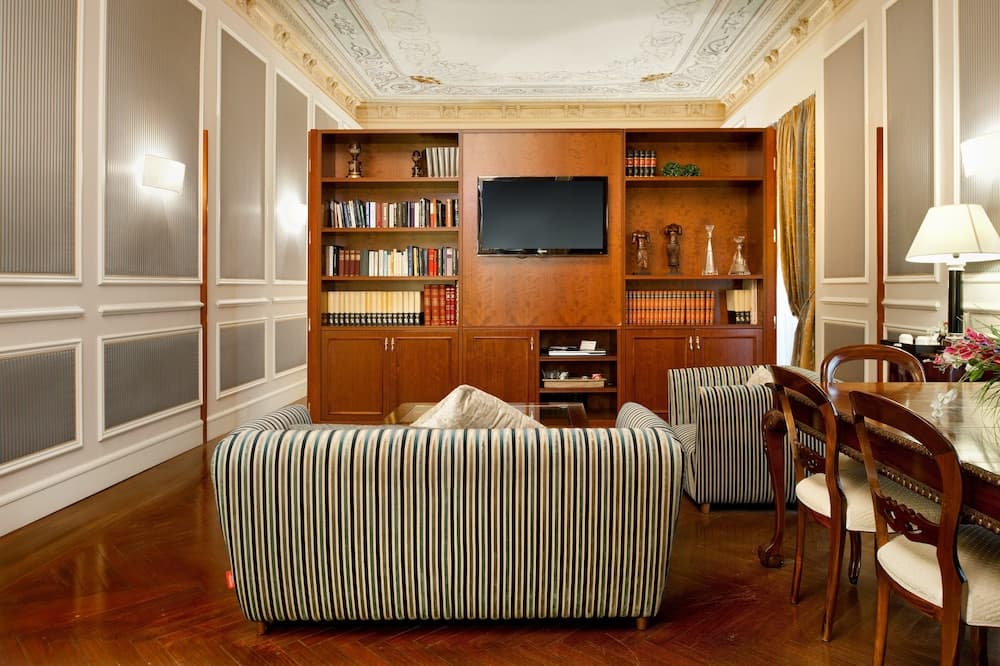 Catalonia Las Cortes Hotel — 27