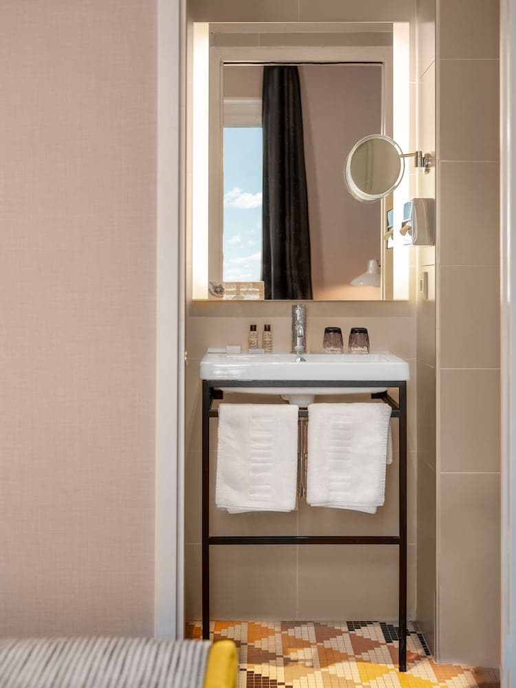 Hotel Le Mareuil — 10