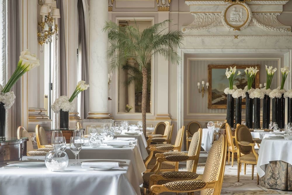 Four Seasons Hotel George V — 28