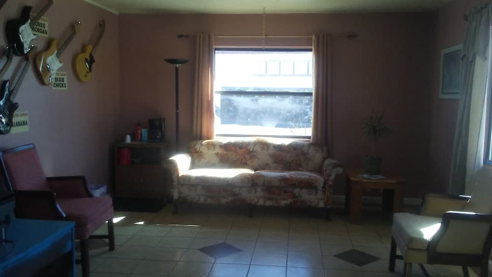 Sunshine Motel — 9