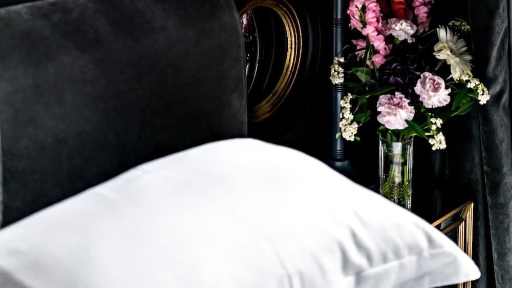Monsieur George Hotel & Spa – Champs Elysées — 10