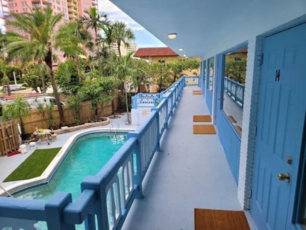 Hotel Motel Lauderdale Inn — 6