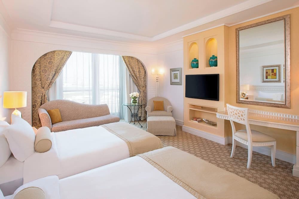 Al Habtoor Grand Resort, Autograph Collection® — 24