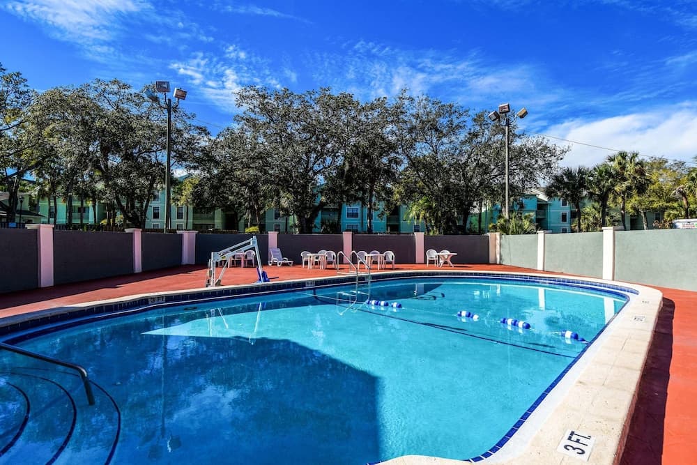 Econo Lodge Tampa near Busch Gardens — 28