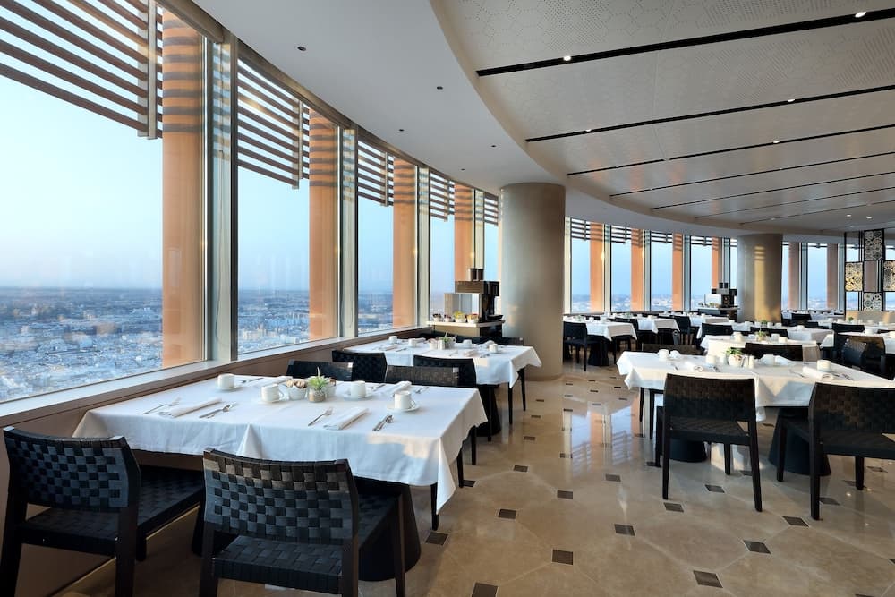 Eurostars Torre Sevilla — 2