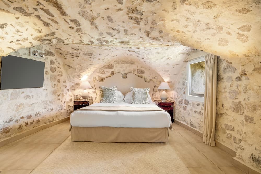 Hotel Chateau De La Chevre D Or — 27