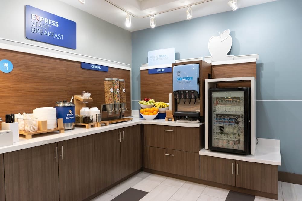 Holiday Inn Express Los Angeles Downtown West, ein IHG Hotel — 4