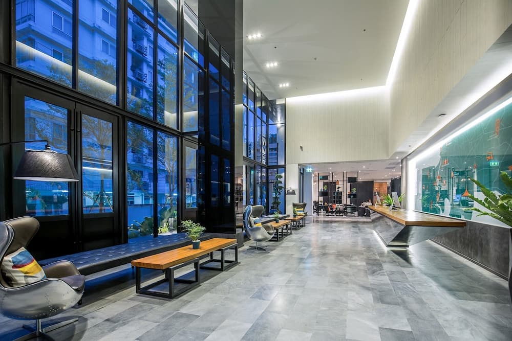 Cross Vibe Sukhumvit Hotel — 8
