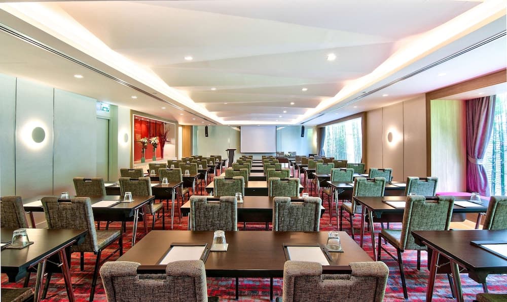 PARK PLAZA BANGKOK SOI 18 — 12