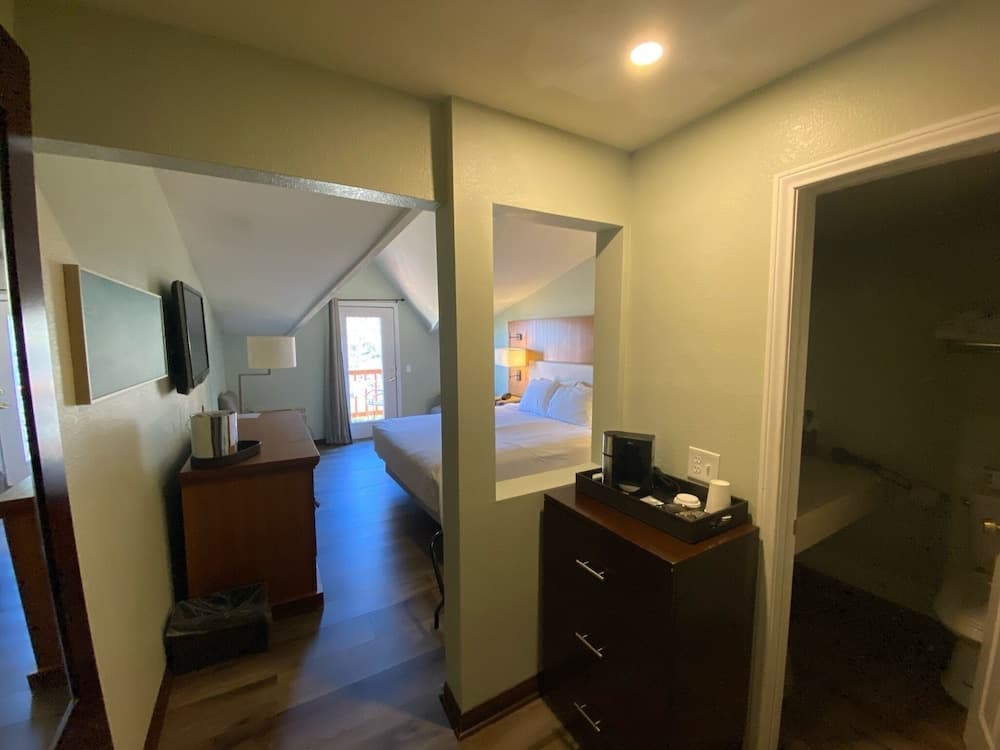 The Retreat on Charleston Peak — 7