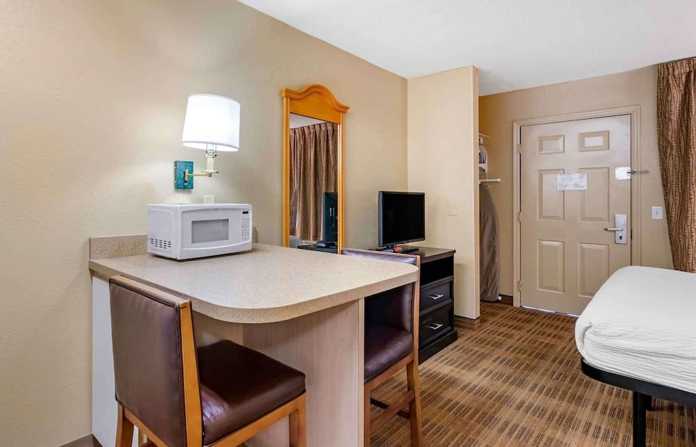 Extended Stay America Select Suites Tampa North Aeroporto — 9
