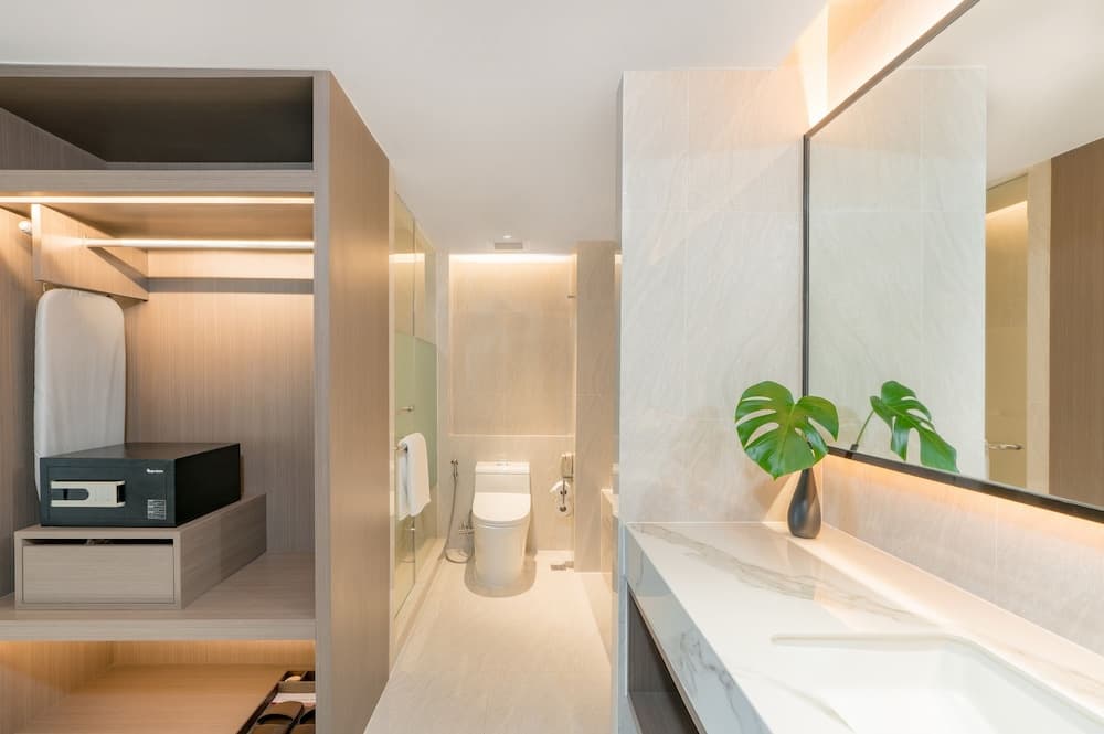 Pathumwan Princess Hotel — 13