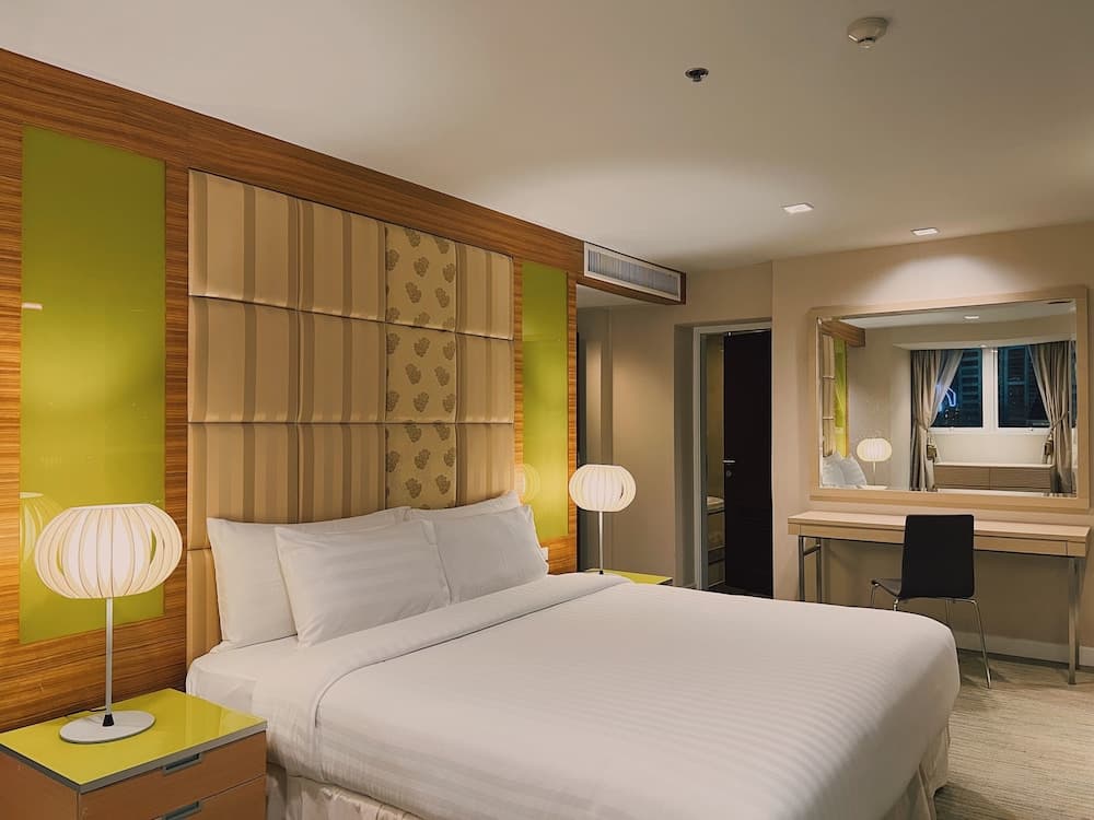Urbana Langsuan Hotel — 27