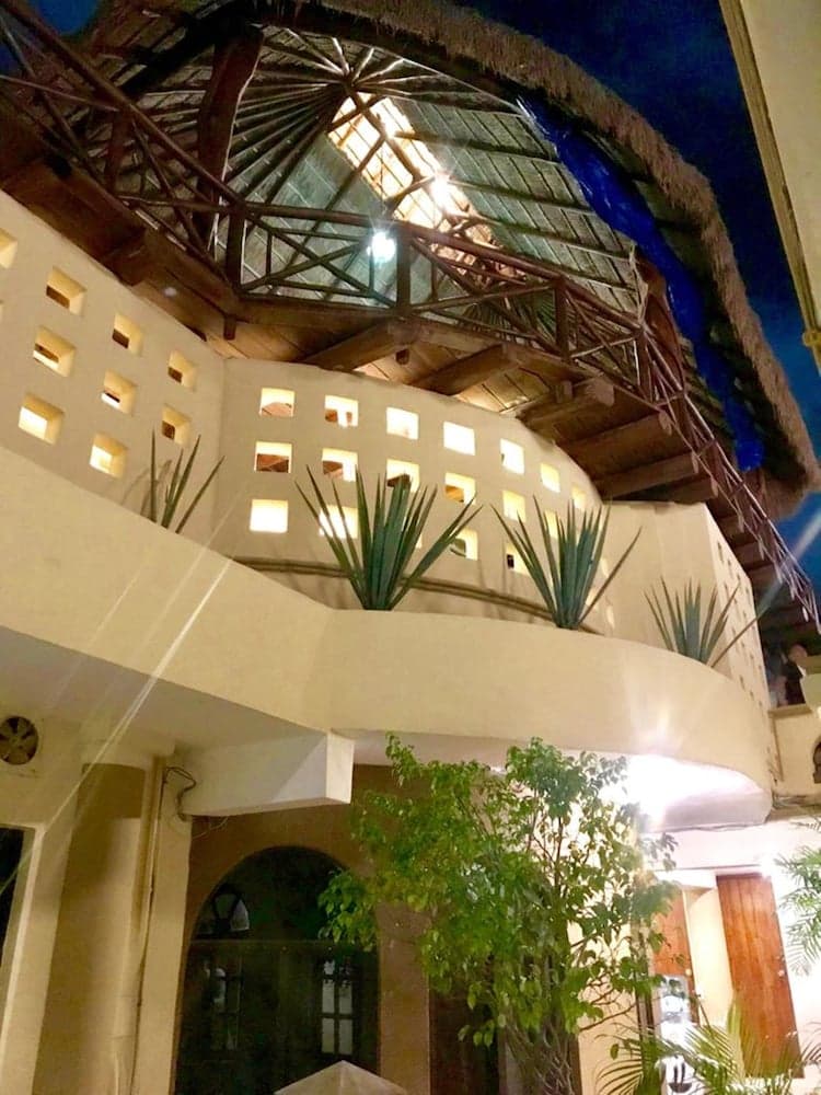 Hotel Cielo — 16