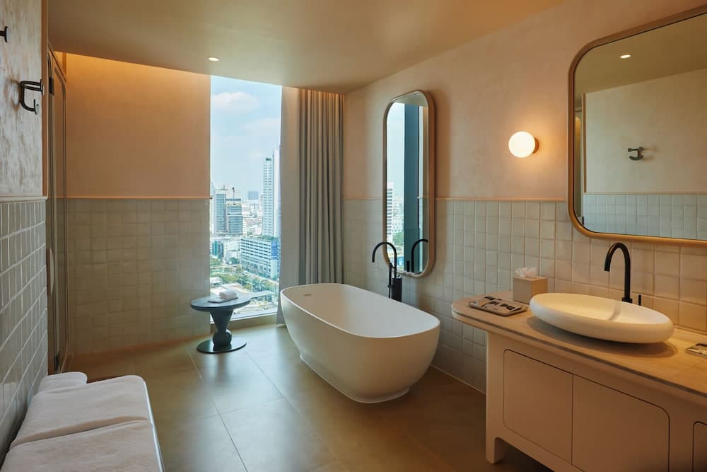 The Standard, Bangkok Mahanakhon — 16