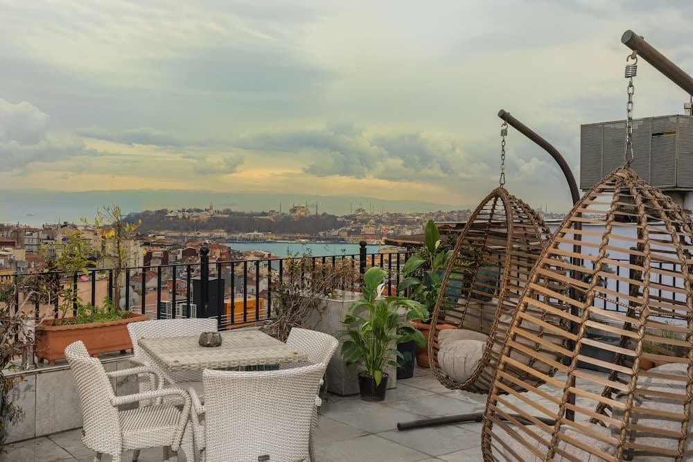 Ayramin Deluxe Hotel — 6