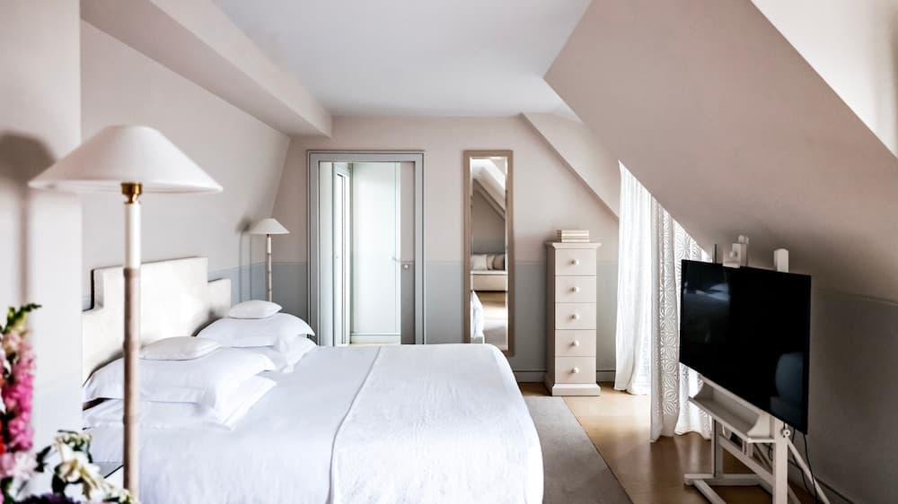 Monsieur George Hotel & Spa – Champs Elysées — 2