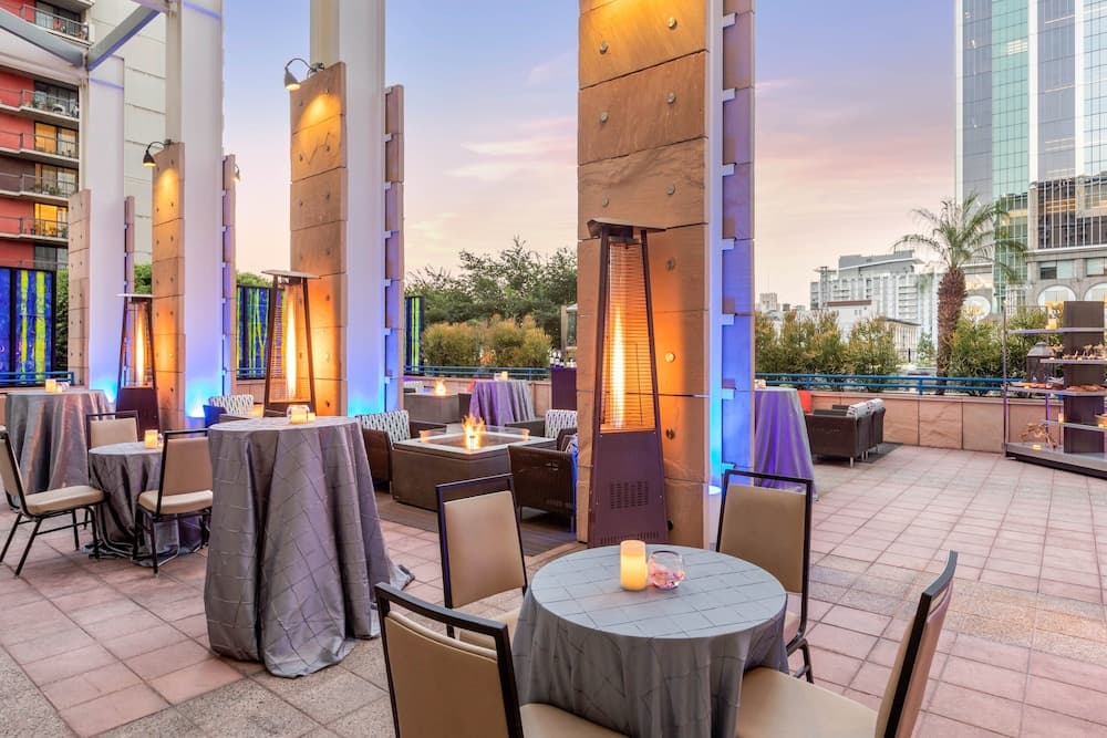 Omni Los Angeles Hotel at California Plaza — 12