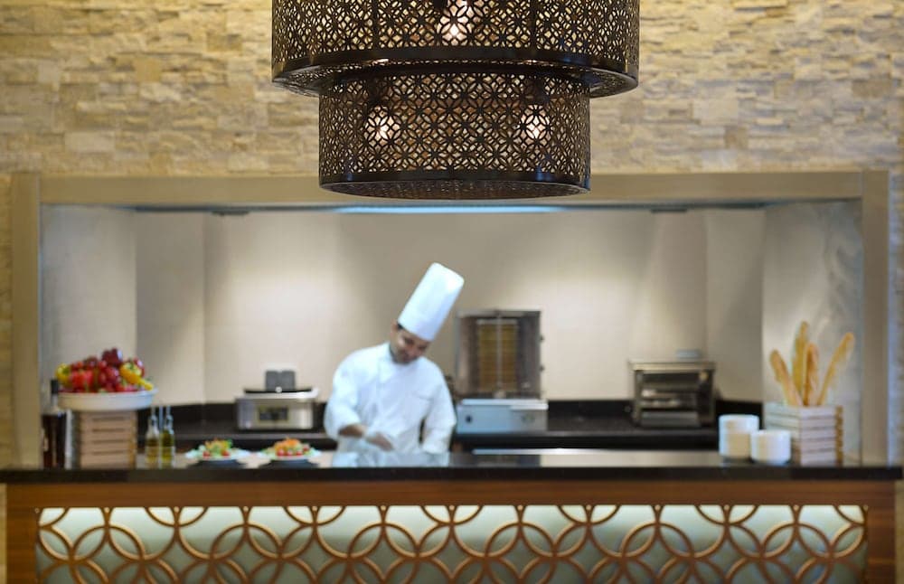 Hilton Garden Inn Dubai Jumeirah — 8