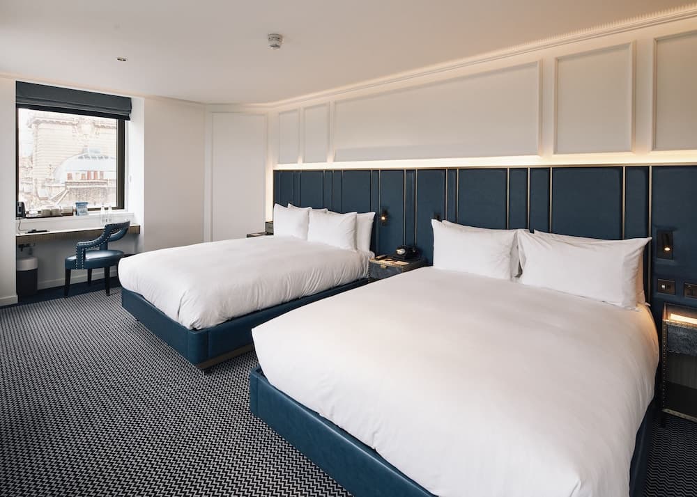 Page8, Seite Hotels — 22