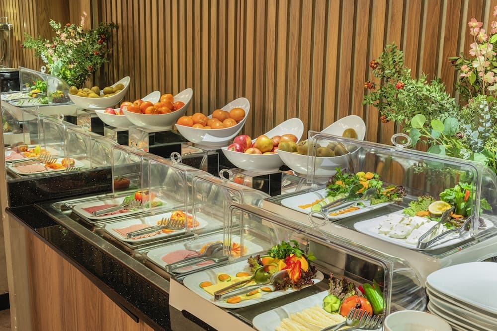 Ayramin Deluxe Hotel — 30