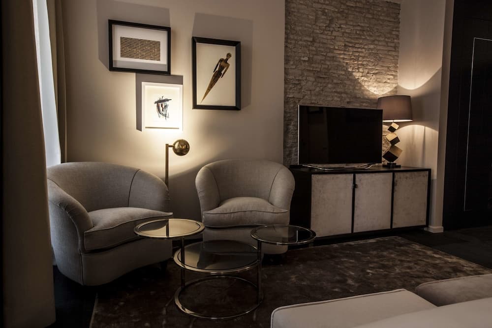 DOM Hotel — 22