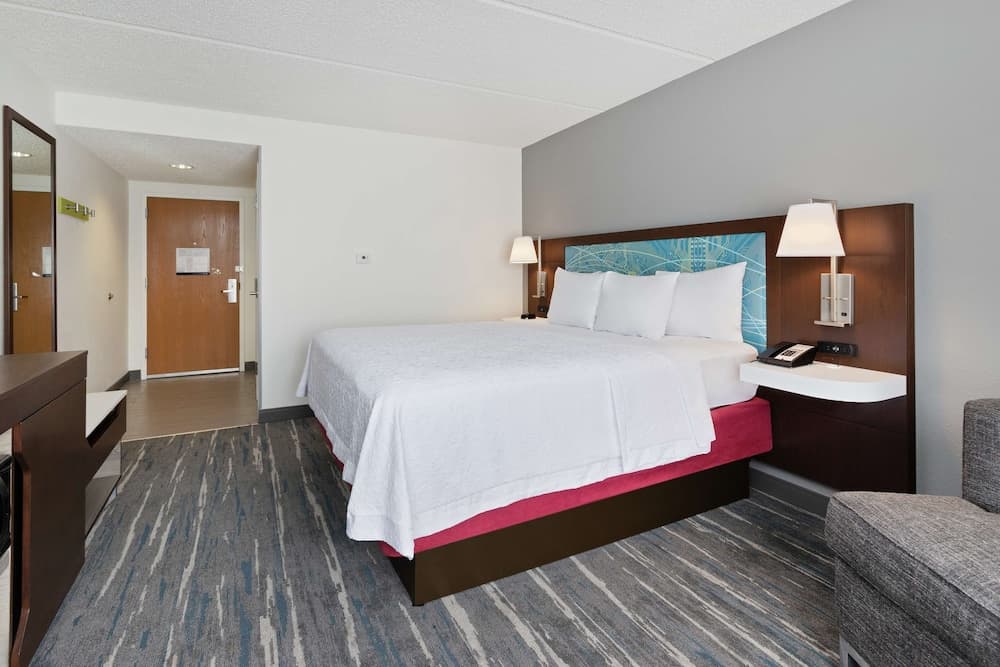 Hampton Inn & Suites Orlando Intl Dr N — 4