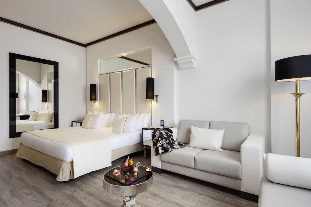 Melia Milano — 28