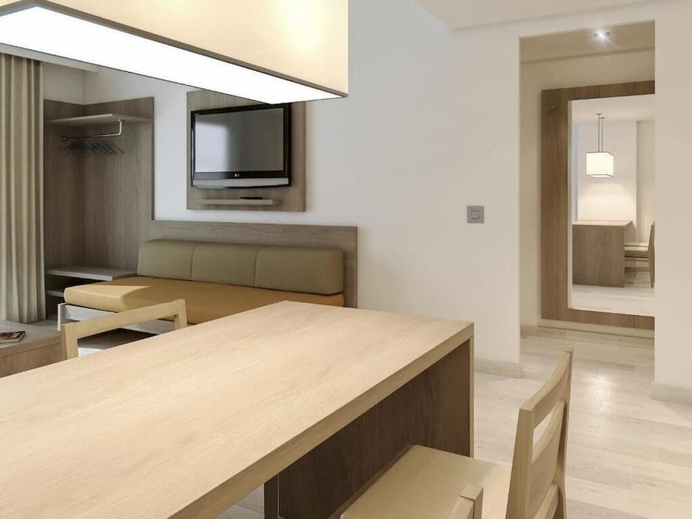 Cabot Tres Torres Apartments — 9