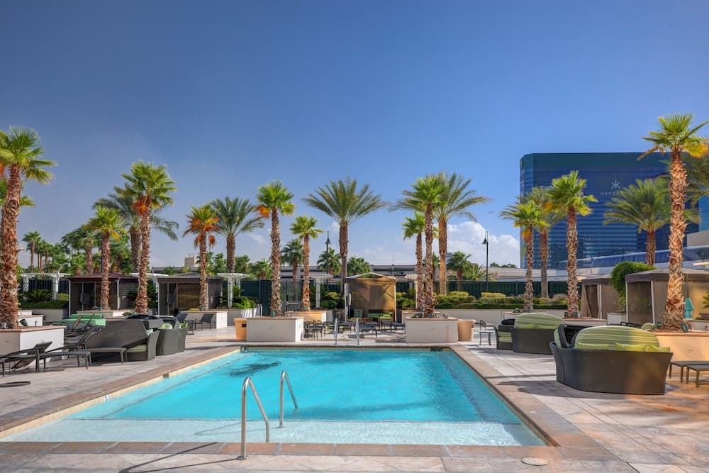 Jet Luxury Resorts @ The Signature Condo Hotel — 30
