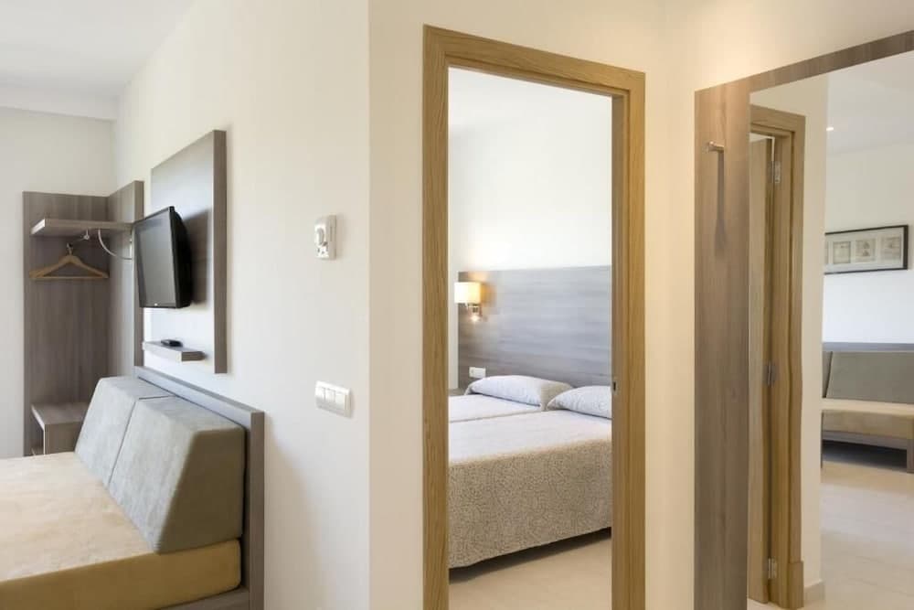Cabot Tres Torres Apartments — 11