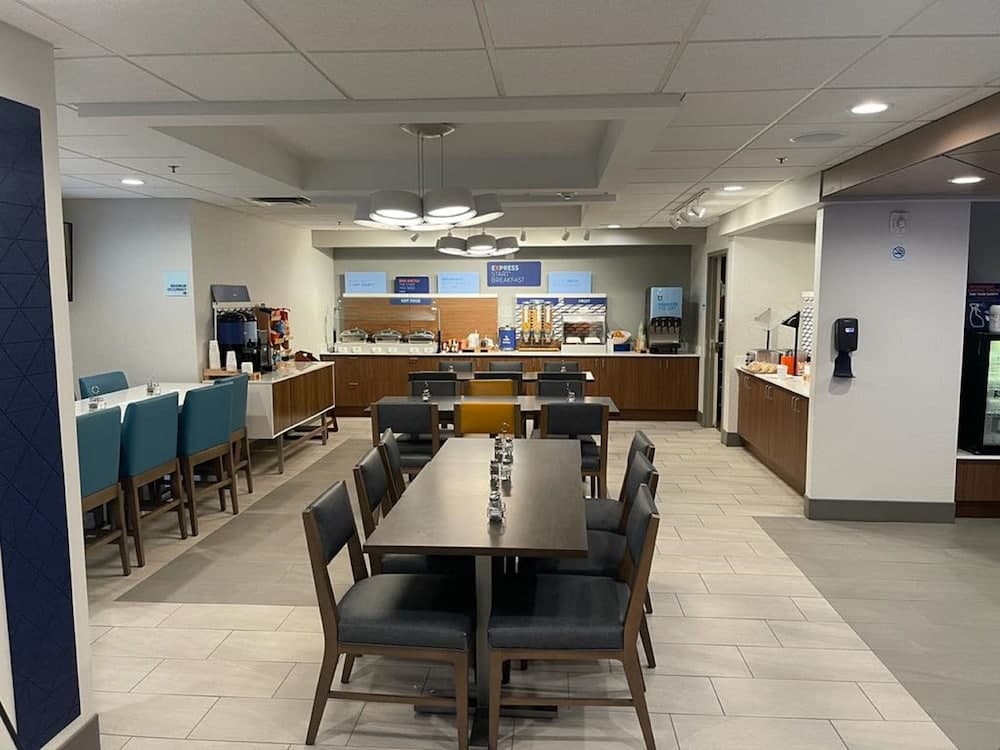 Holiday Inn Express & Suites Ft. Lauderdale N - Exec Airport by IHG — 14