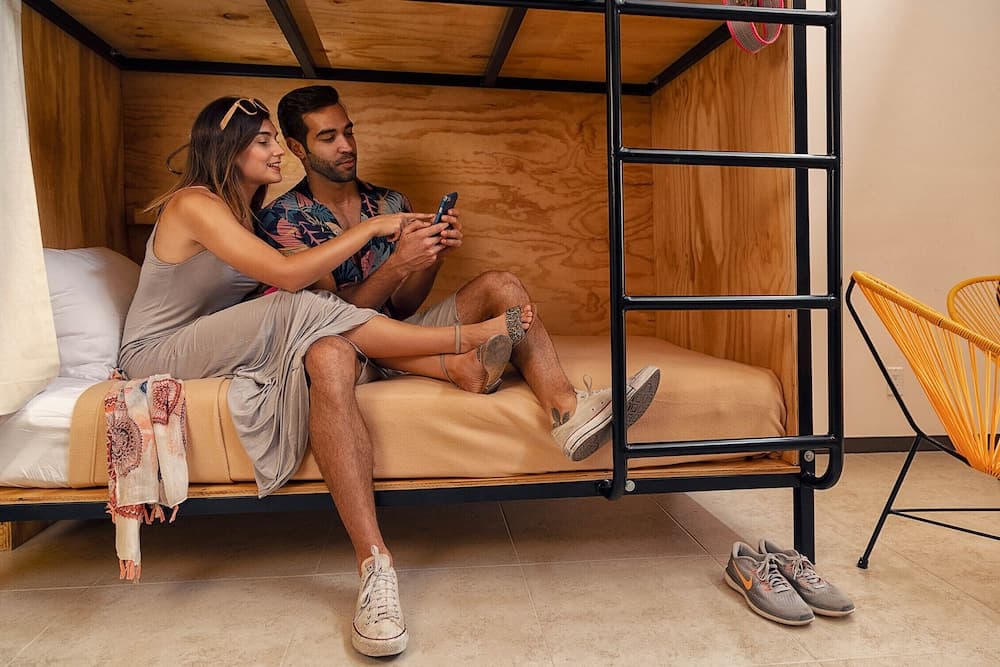 Nomaden Hotel, Hostel & Dachpool — 8
