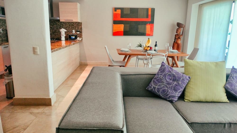 Luxury Condo Boutique — 24