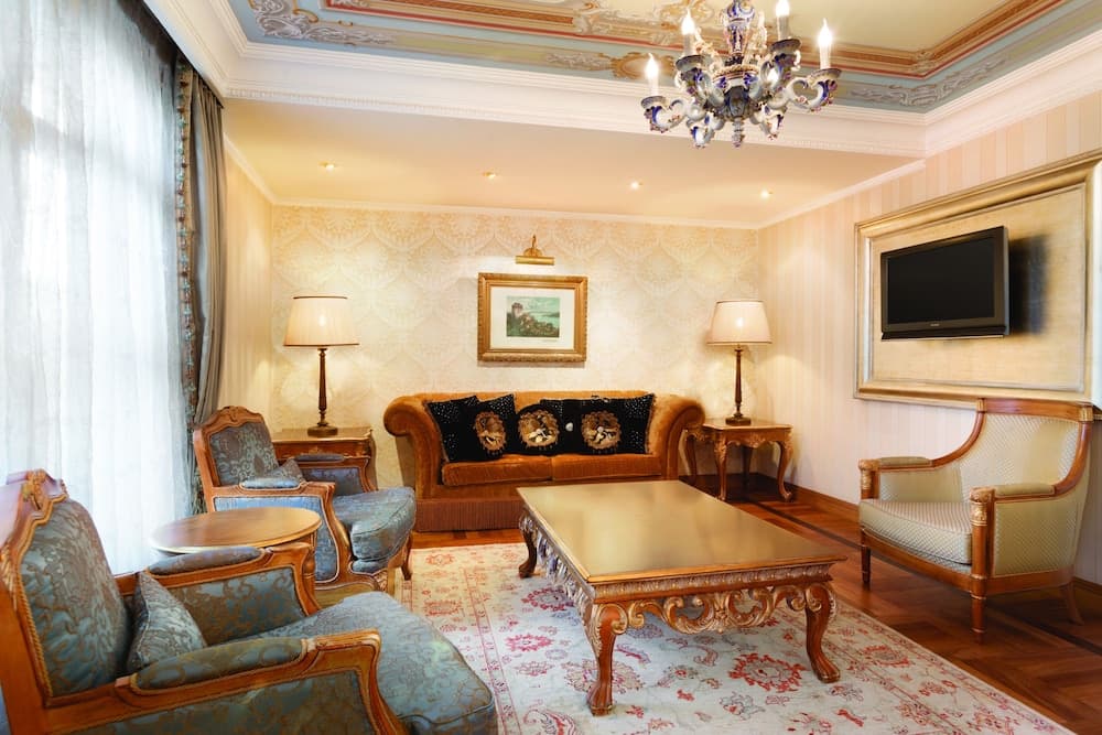 Crowne Plaza Istanbul - Old City by IHG — 12