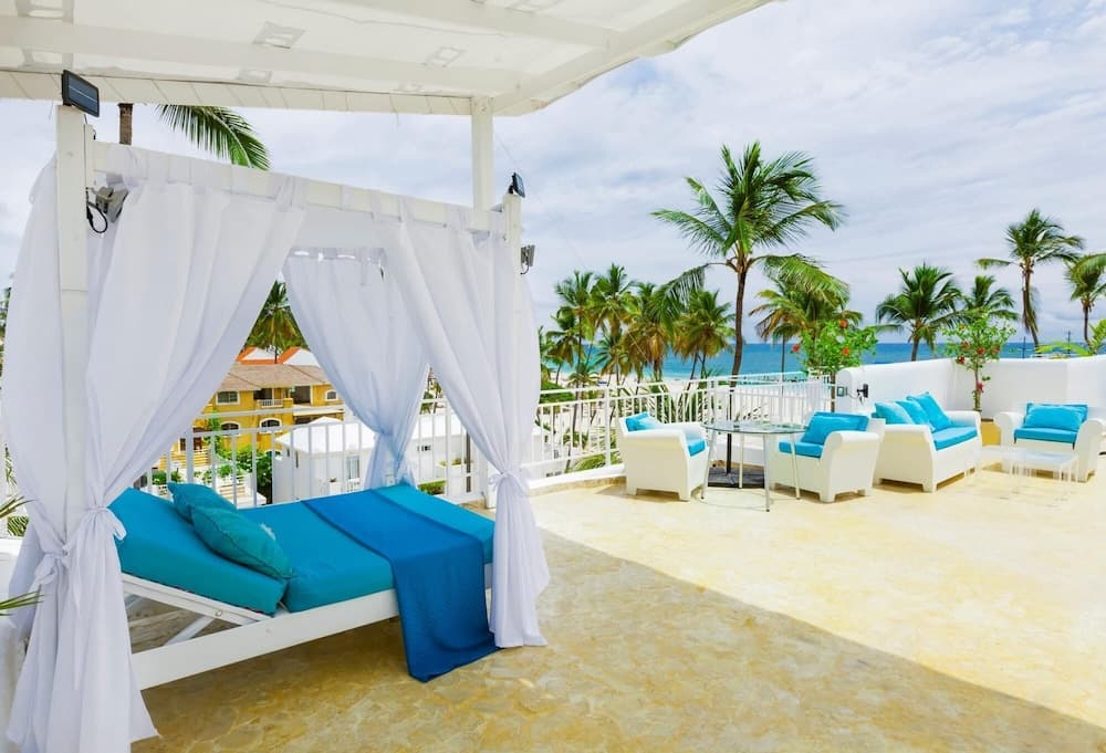 Punta Cana Beachfront Apartment With BBQ Private Terrace — 4