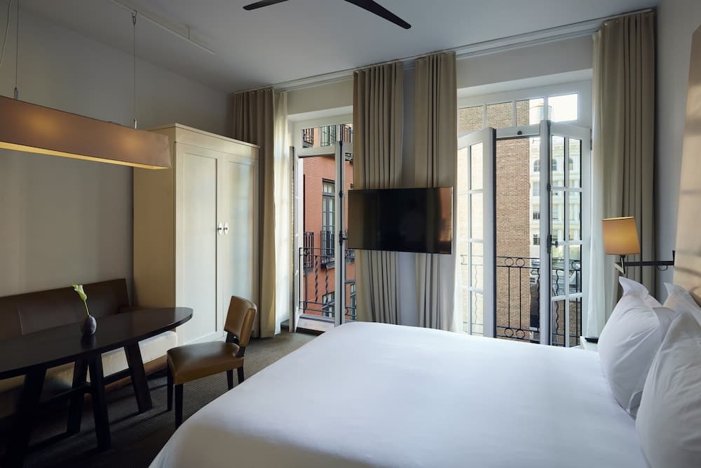 The Mercer — 18