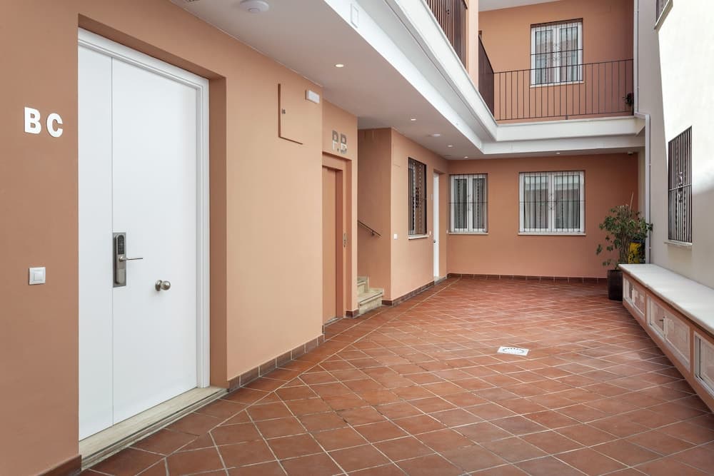 Apartamentos Metrópolis Sevilla — 4