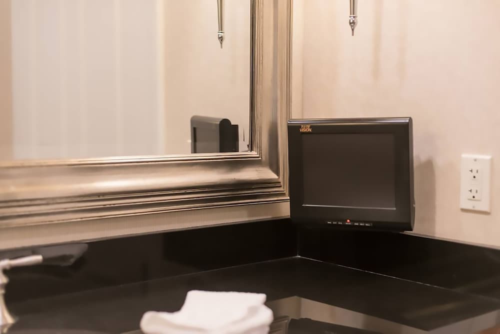 Signature Affordable Luxury — 11