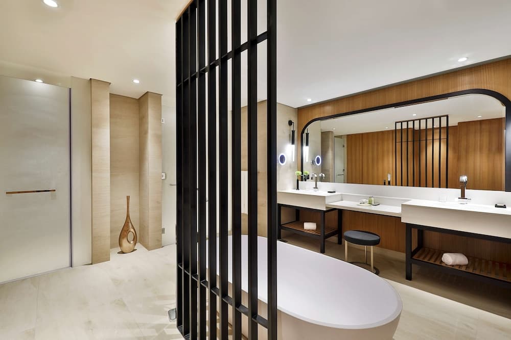 DoubleTree by Hilton Dubai - Business Bay — 23