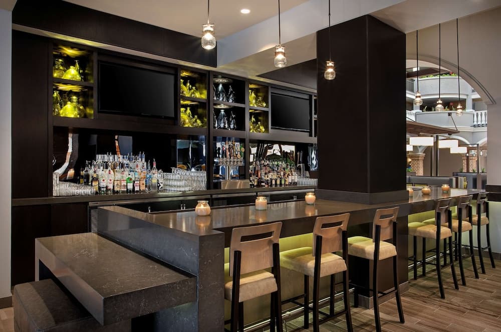 Embassy Suites by Hilton Orlando International Dr Conv Ctr — 15