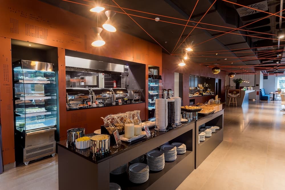 Hotel Star Inn Lisbon Aeroporto — 27